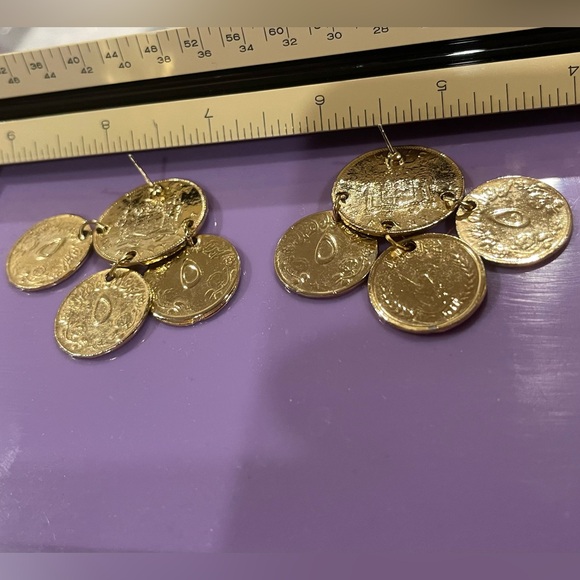 Earrings Lively Dangling Coins Posts Gold Tone, No Backs - Picture 4 of 5